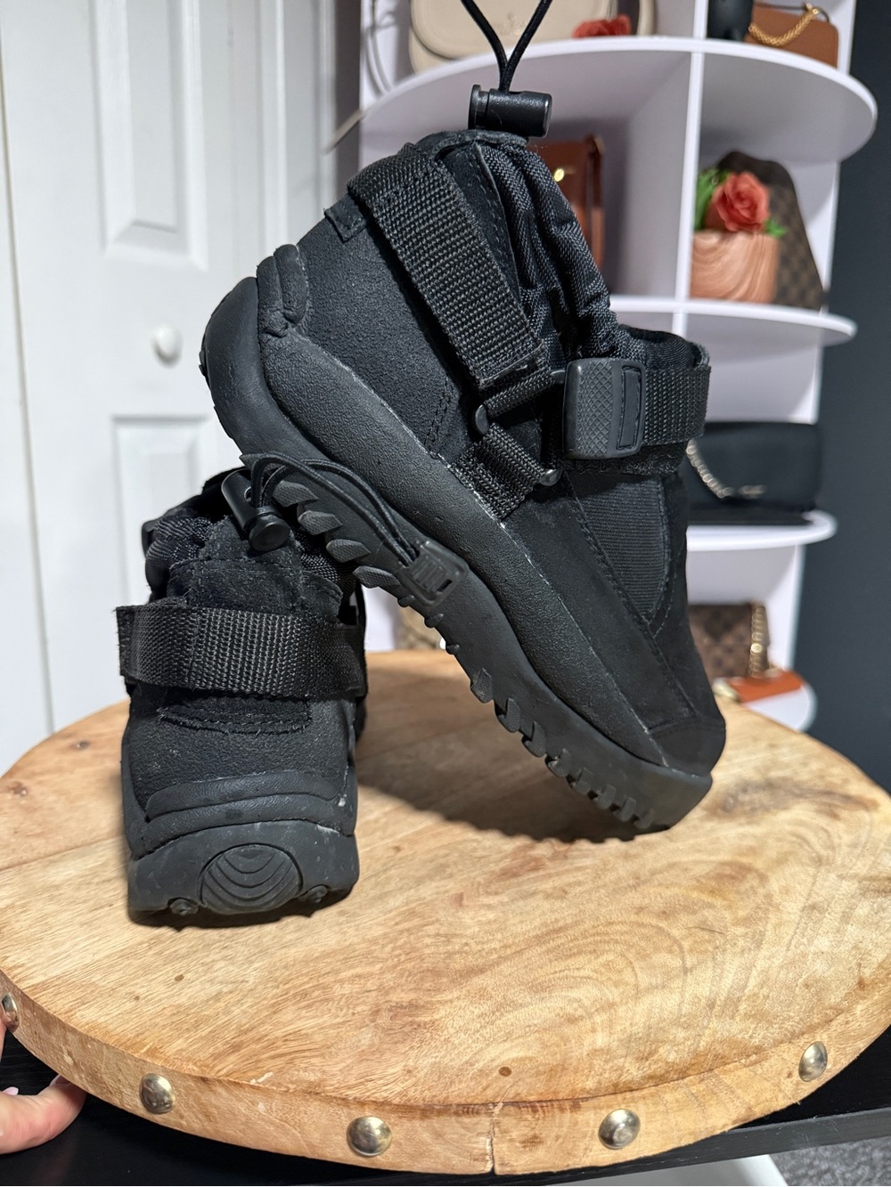 Trukke Aleutian Low Thermolite Insulated Snowmobile Winter Sneaker Boots Black